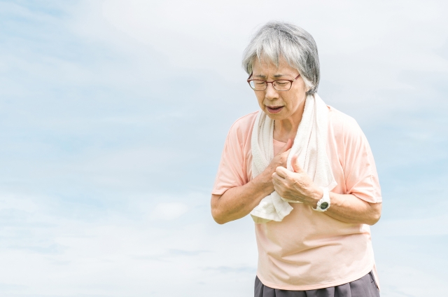 息切れがする女性
